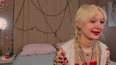 adelesilvy online show from 03/25/26, 02:06