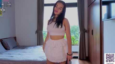 Snapshot of adelia_ntmu chatting on 10/13/25, 01:27 Adelia online show from 10/13/25, 01:27