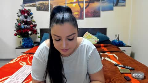 Adellineee online show from 12/24/24, 01:59