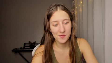 Snapshot of adellqueen chatting on 12/20/24, 10:32 Adell online show from 12/20/24, 10:32