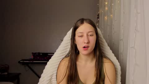 Snapshot of adellqueen chatting on 01/06/25, 10:26 Adell online show from 01/06/25, 10:26