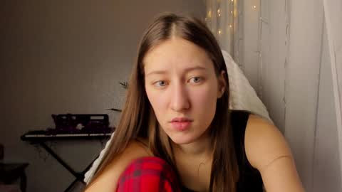 Snapshot of adellqueen chatting on 01/08/25, 10:37 Adell online show from 01/08/25, 10:37