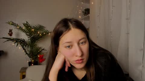 Snapshot of adellqueen chatting on 02/08/25, 11:13 Adell online show from 02/08/25, 11:13