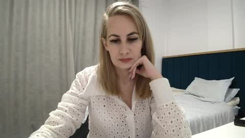 Adellyn online show from 04/05/26, 06:05