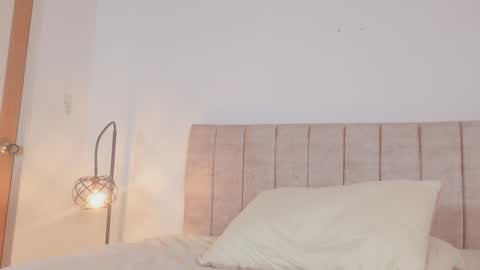  instragram adelyn 111 online show from 02/07/25, 11:12