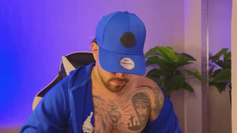 Ades online show from 12/05/25, 11:41