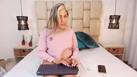 AdharaSmithh online show from 02/10/25, 08:21