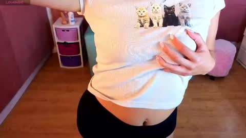 Adhara online show from 12/04/25, 02:04