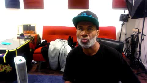 Snapshot of adick_ting chatting on 11/17/25, 02:56 adick_ting online show from 11/17/25, 02:56