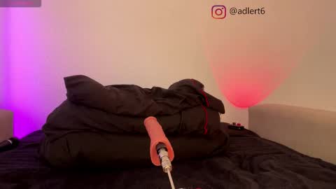 Snapshot of adler800354 chatting on 12/18/25, 06:30 adler online show from 12/18/25, 06:30