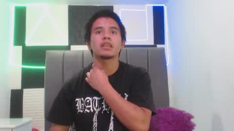 adonis_latin_19 online show from 04/08/26, 03:17