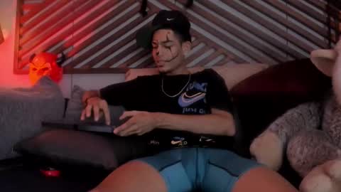 adonis_wb online show from 10/20/25, 10:32