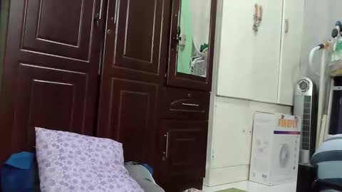 annelovesu online show from 11/24/25, 12:32