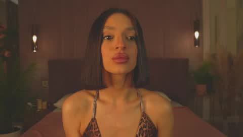 adoracortes online show from 04/18/26, 05:11