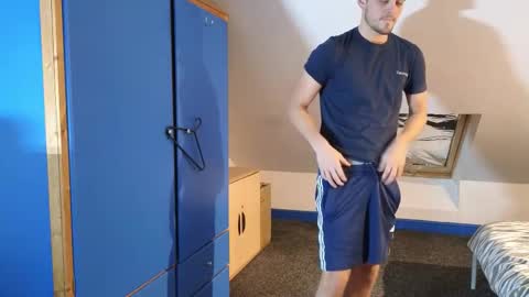Snapshot of adr_twink chatting on 10/27/25, 12:36 ADR Twink online show from 10/27/25, 12:36