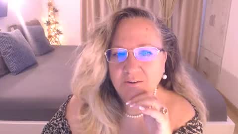 Cryna online show from 09/16/25, 04:35