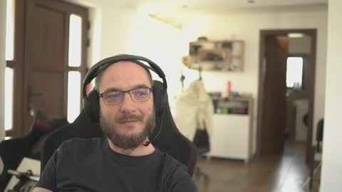 W36 online show from 04/12/26, 10:31