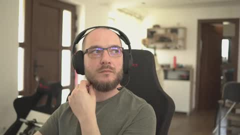 W36 online show from 04/14/26, 09:15