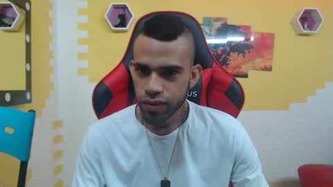 adri_sexboy online show from 12/10/24, 01:00