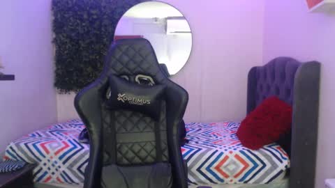 adri_sexboy online show from 01/04/25, 12:49