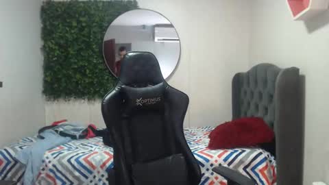 adri_sexboy online show from 01/05/25, 12:42