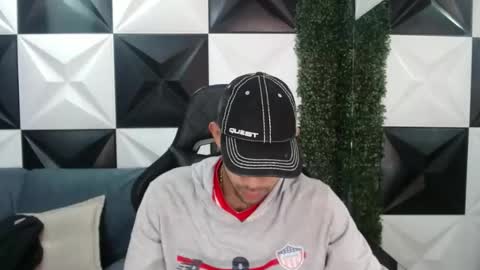 adri_sexboy online show from 01/07/25, 12:31