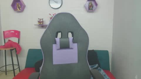 adri_sexboy online show from 02/06/25, 02:15