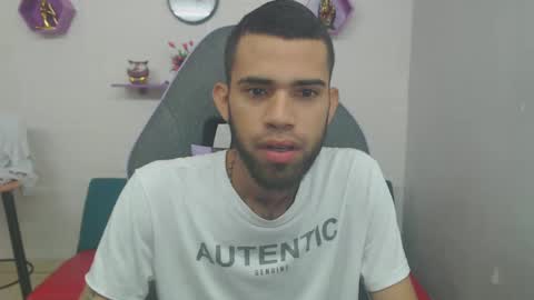 adri_sexboy online show from 02/07/25, 12:39