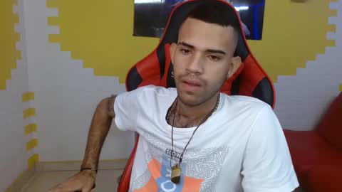 adri_sexboy online show from 02/12/25, 02:10