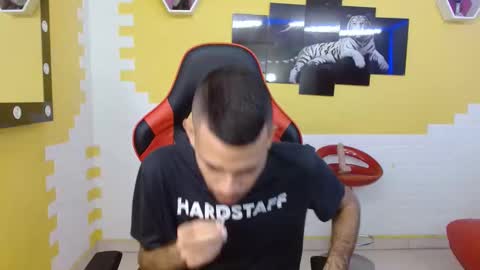 adri_sexboy online show from 02/13/25, 12:43