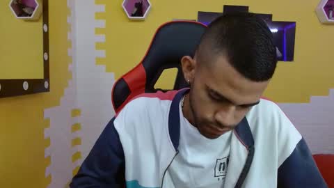 adri_sexboy online show from 02/15/25, 12:11