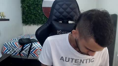 adri_sexboy online show from 02/18/25, 12:49