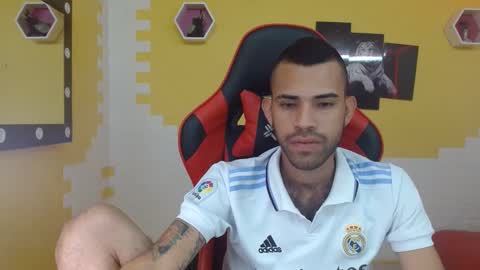 adri_sexboy online show from 02/25/25, 03:38