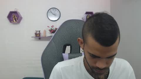 adri_sexboy online show from 02/28/25, 12:52