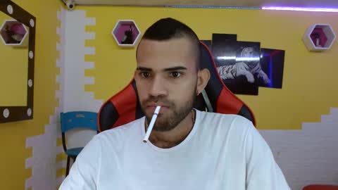 adri_sexboy online show from 03/07/25, 12:34