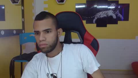 adri_sexboy online show from 03/12/25, 12:26