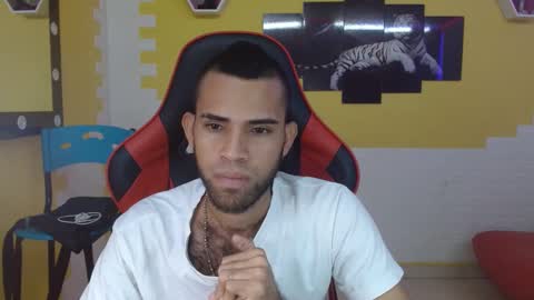 adri_sexboy online show from 03/12/25, 03:29