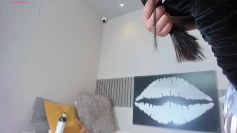 Snapshot of adri_silva_ chatting on 03/22/26, 10:02 adri online show from 03/22/26, 10:02