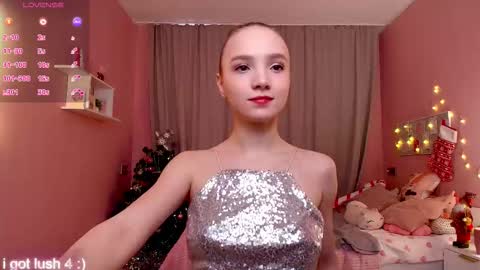 Snapshot of adria_arjona chatting on 12/21/25, 07:37 Eva online show from 12/21/25, 07:37