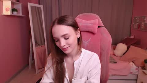 Snapshot of adria_arjona chatting on 02/06/26, 07:34 Eva online show from 02/06/26, 07:34