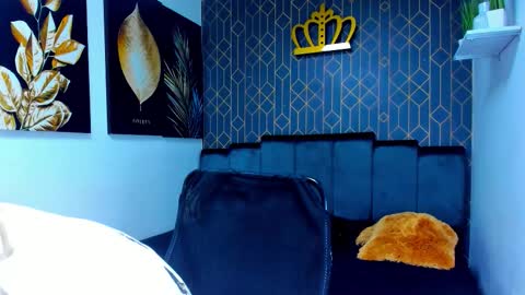   online show from 11/06/25, 07:04