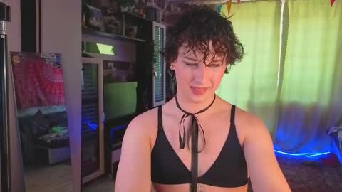 Adri online show from 03/25/26, 07:03