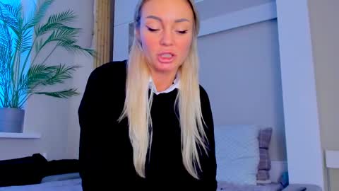 Adriana online show from 02/21/25, 11:44