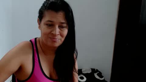 Snapshot of adriana_milf chatting on 06/05/26, 03:18 Adriana milf online show from 06/05/26, 03:18