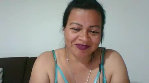 adrianagogo18 online show from 02/12/25, 08:40