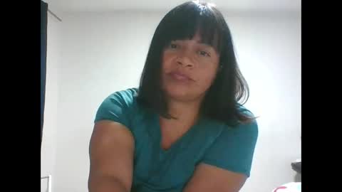 adrianagogo18 online show from 11/25/25, 04:56