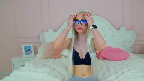 Adriana Rockefeller online show from 04/12/26, 04:06