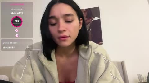 Adrianna  online show from 11/19/25, 04:23