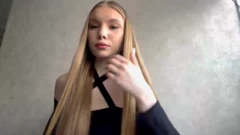 Caroline online show from 03/24/26, 12:21