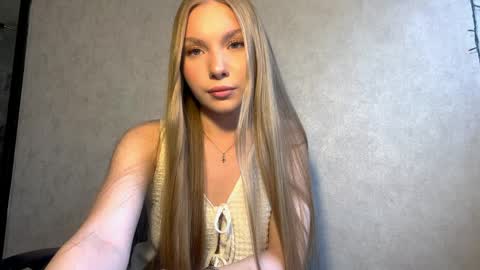 Caroline online show from 04/05/26, 02:14